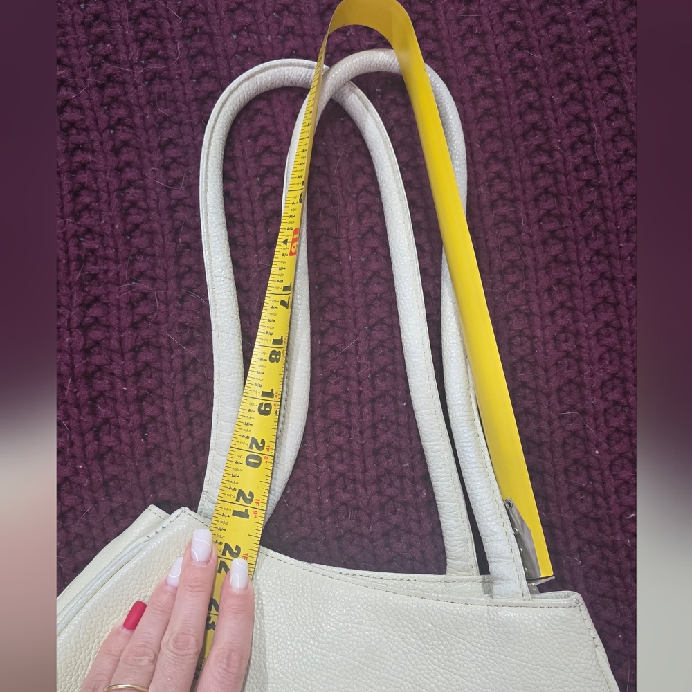 Yves Saint Laurent Cream Leather Women's Bag - Picture 16 of 16